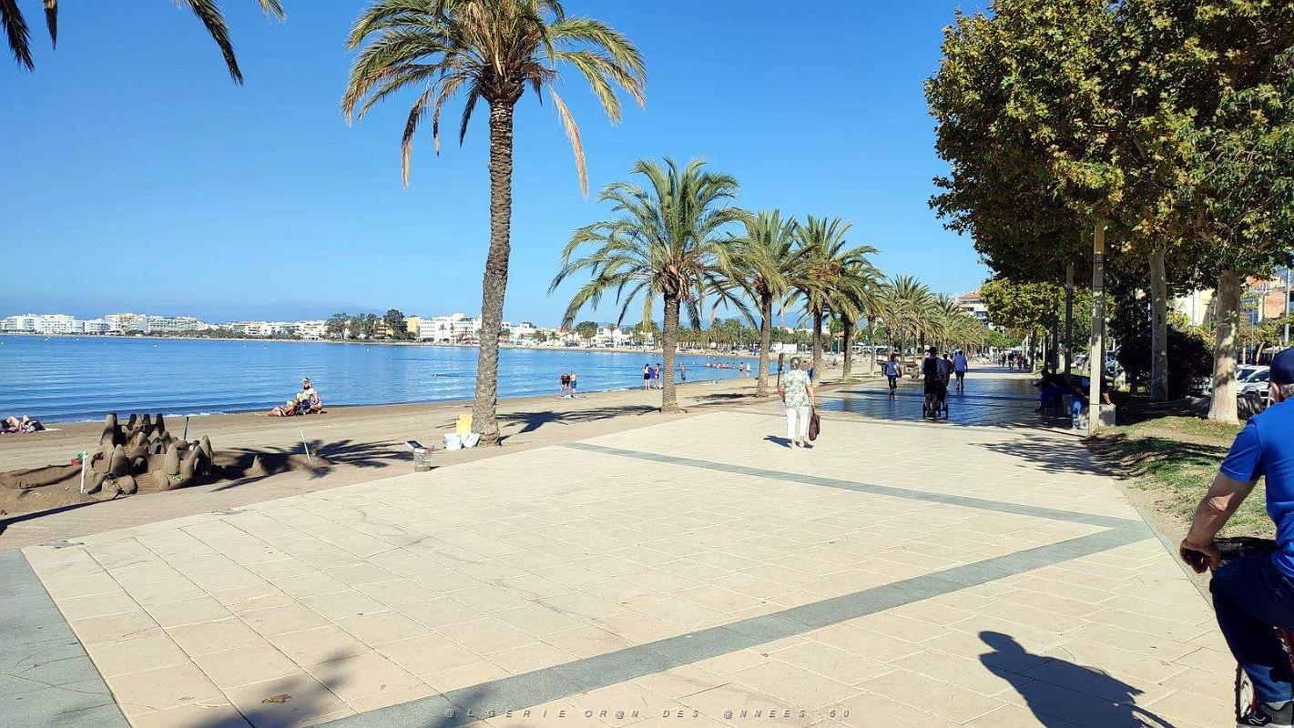 38 - Rosas - Paseo Maritime et Plage Nova.jpg